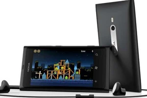 Merakla Beklenen Nokıa Lumia Black tanıtıldı