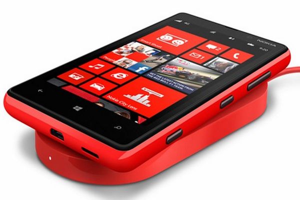 Nokia, yeni Lumia&#039;nın özellikleri ile göz dolduruyor