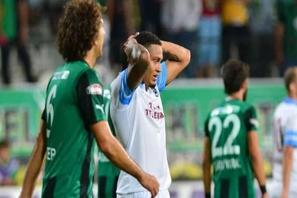 Trabzon Akhisar ilk yarı maç özeti ve golleri
