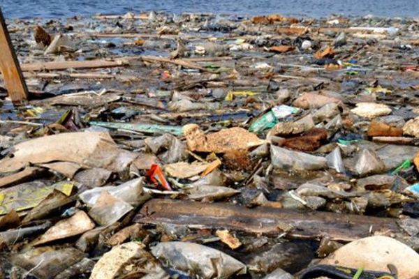 Okyanuslarda 270 bin ton plastik atık bulunuyor