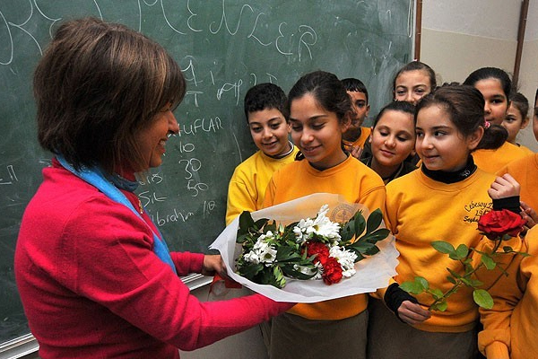 Öğretmenler günü, yarın çeşitli etkinliklerle kutlanacak