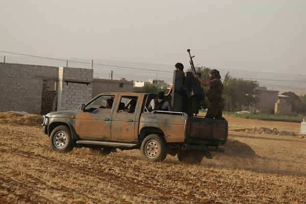 ÖSO'dan 200 savaşçı Türkiye üzerinden Kobani'ye giriş yaptı