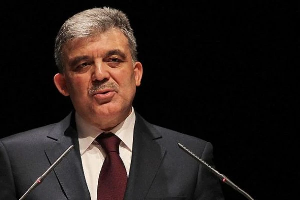 Gül'den Sisi'ye kutlama mesajı