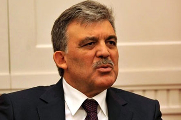 Abdullah Gül AK Parti&#039;ye geri dönecek mi? İlk sinyali verdi