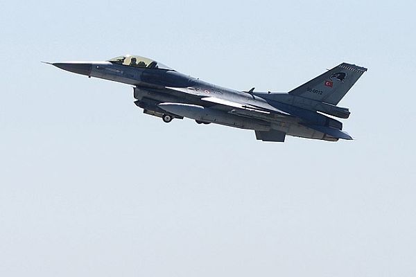 Suriye füzelerinden Türk F-16&#039;larına taciz