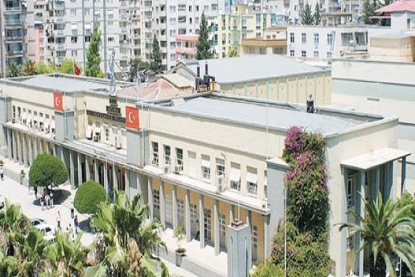 Adana Büyükşehir Belediyesi&#039;ne silahlı saldırı