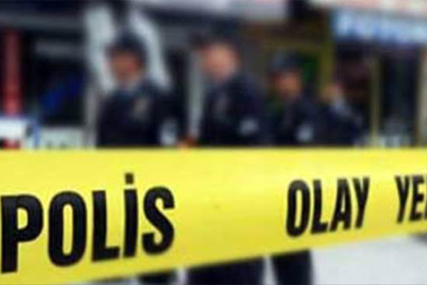 Adana&#039;da polise ateş açıldı