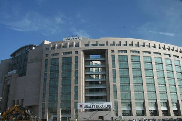 Çağlayan Adliyesi'nde ölüm
