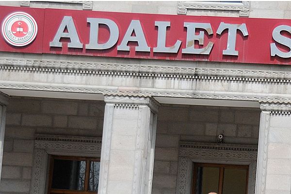 Küçükçekmece Adliyesi&#039;nde &#039;zimmet&#039; soruşturması