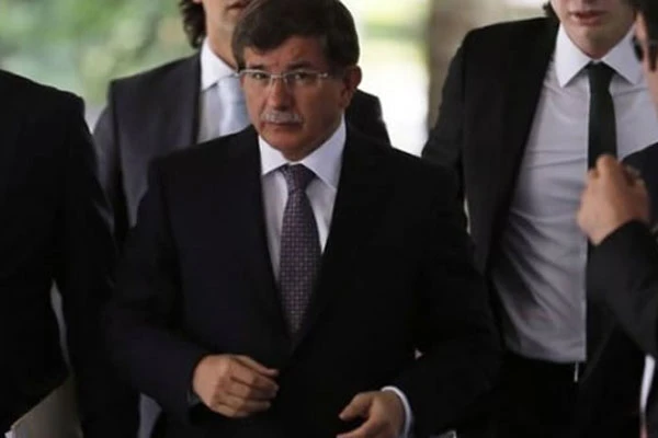 Ahmet Davutoğlu genel merkezde