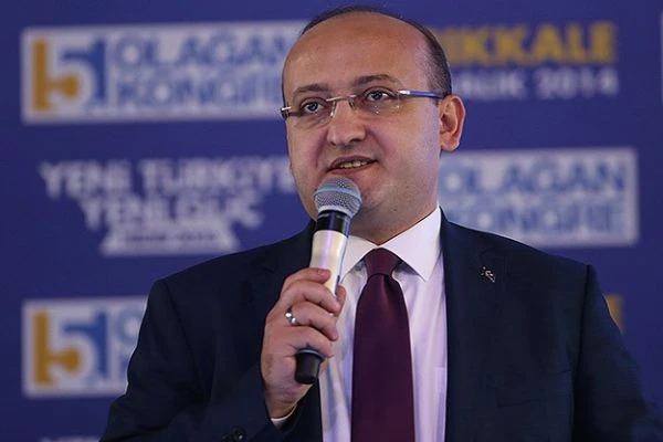 Akdoğan, &#039;Eyvallah etmedik, etmeyeceğiz&#039;