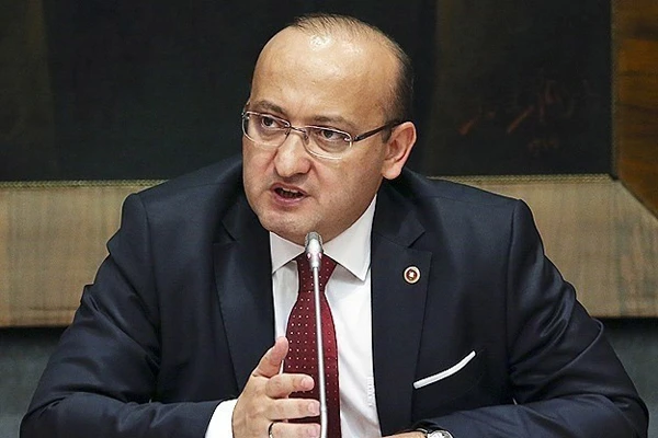 Akdoğan, 'Kobani'ye 634 araçlık yardım yaptık'