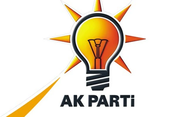 AK Parti'de 5 isim daha istifa etti