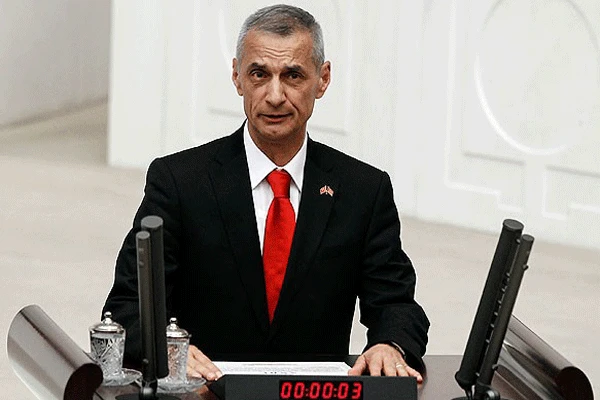 Engin Alan yemin ederek görevine başladı