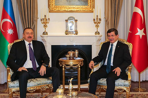 Davutoğlu Aliyev ile görüştü