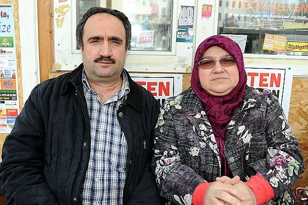 Alman hakim, tanıktan başını açmasını istedi