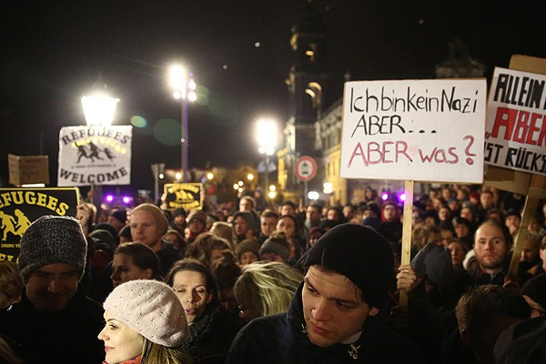 Almanya teröre ve ırkçılığa karşı sokağa iniyor