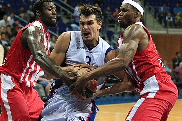 Anadolu Efes turnuvaya mağlup başladı