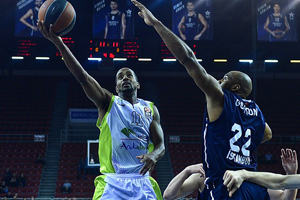 Anadolu Efes Malaga&#039;ya 74-72 yenildi