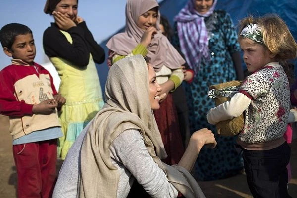 Angelina Jolie'den yardım çağrısı