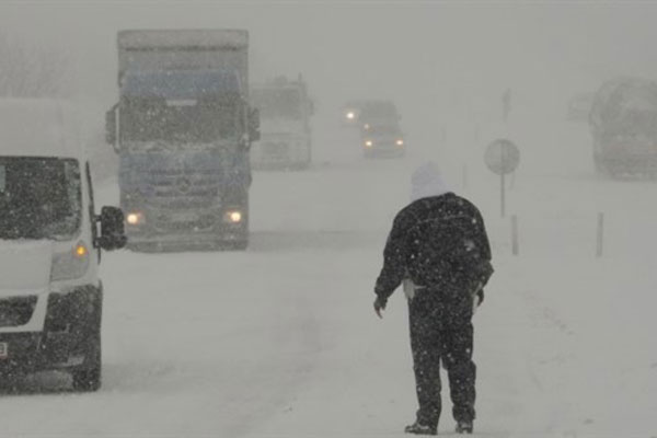 Ankara yolu trafiğe kapandı