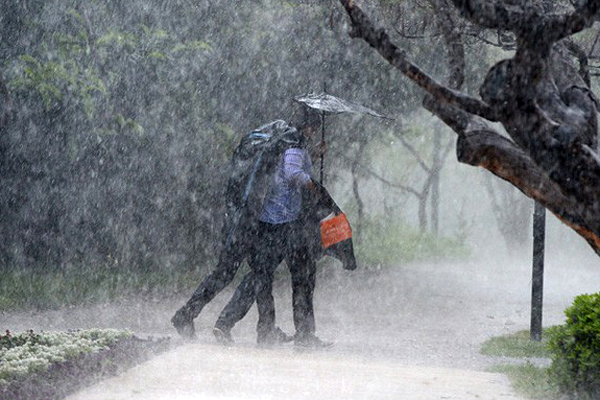 Antalya için şiddetli yağış ve fırtına uyarısı