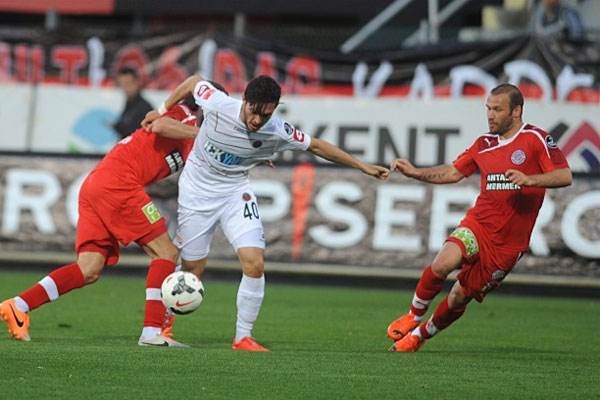 Antalyaspor deplasmanda Gençlerbirliği&#039;ni 2-1&#039;le geçti