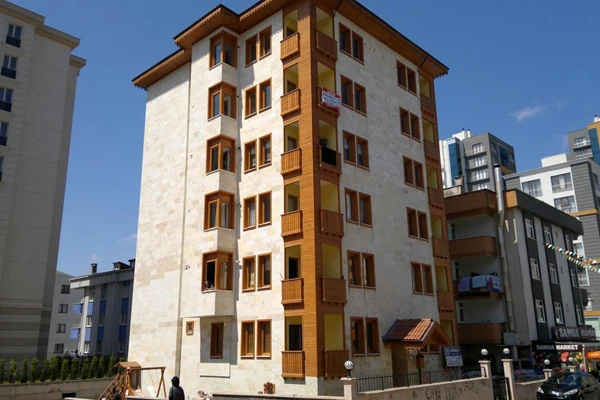 Apartman aidatını ödemeyen yandı