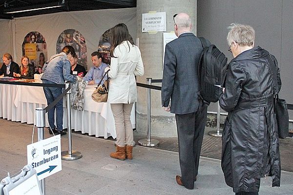 AB üyesi ülkeler AP seçimleri için sandık başında