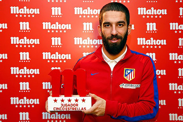 Arda Turan&#039;a ayın futbolcusu ödülü