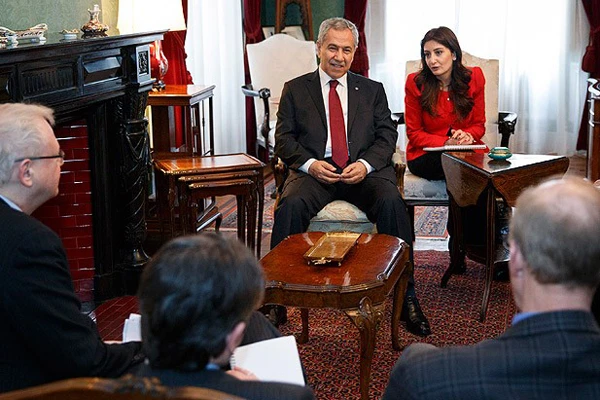 Arınç, 'Hilmioğlu'nun tahliyesine çok sevindim'