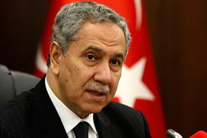 Arınç'tan tahliye olan BDP'li vekillere ziyaret