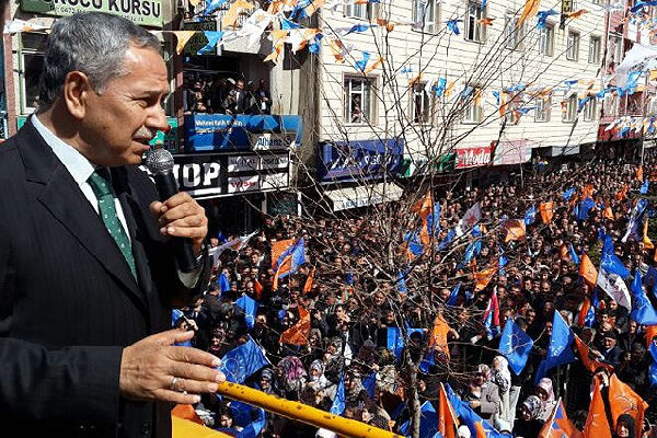 Arınç, &#039;Sıkılı yumrukla el sıkışılmaz&#039;