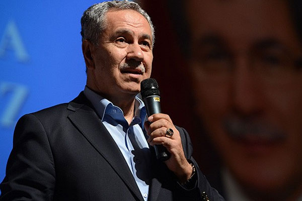 Arınç, &#039;Davutoğlu güçlü bir başbakan olmayı hak ediyor&#039;