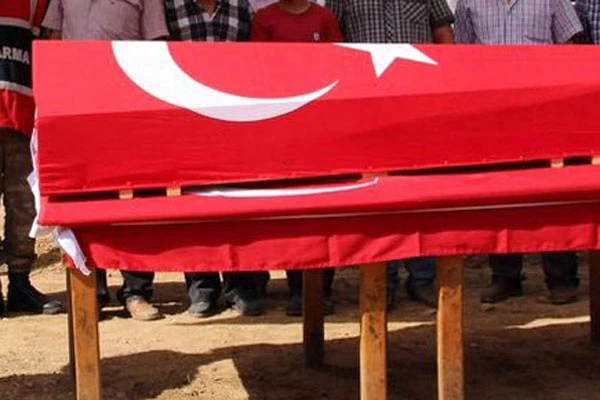 Hayatını kaybeden asker toprağa verildi