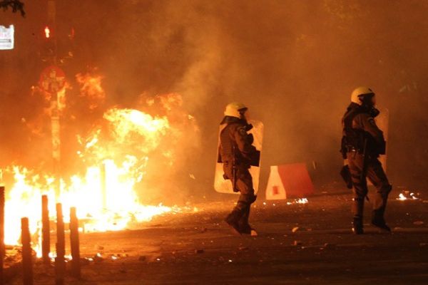 Atina&#039;da göstericilerle polis çatıştı