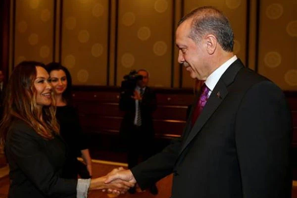 Hülya Avşar Cumhurbaşkanı Erdoğan'ı ziyaret etti