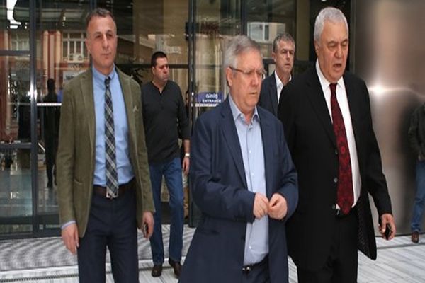 Aziz Yıldırım&#039;dan Nejat İşler&#039;e ziyaret