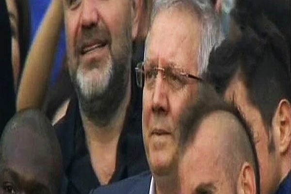 Aziz Yıldırım gözyaşlarını tutamadı