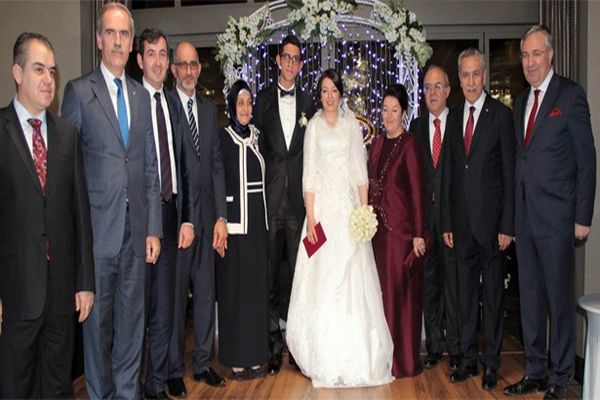 Bülent Arınç, Bursa&#039;da nikah şahidi oldu