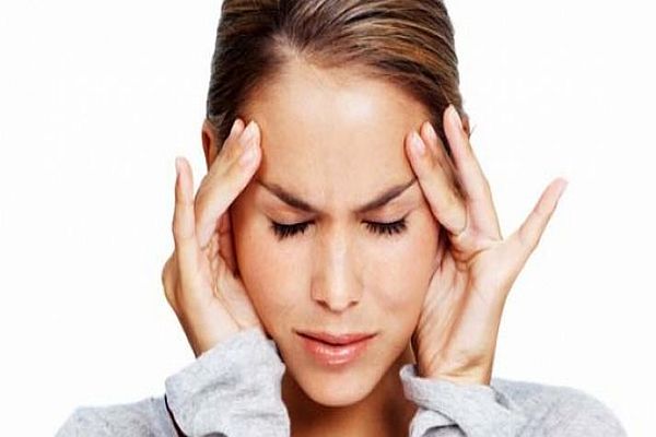 Sık sık tekraralanan baş ağrılarını hafife almayın