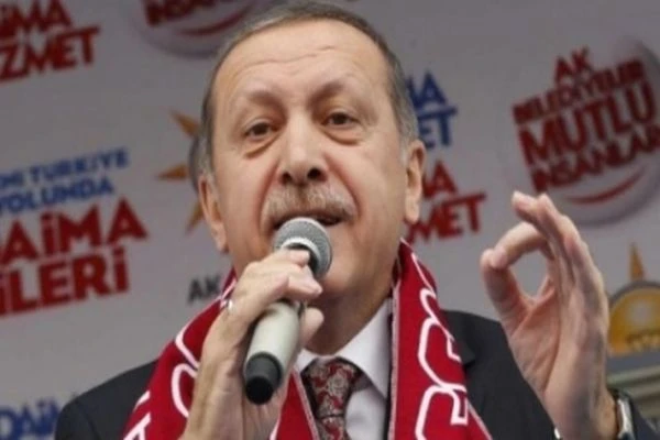 Başbakan Erdoğan dünkü mitinginde Köşk adayını ağzından mı kaçırdı
