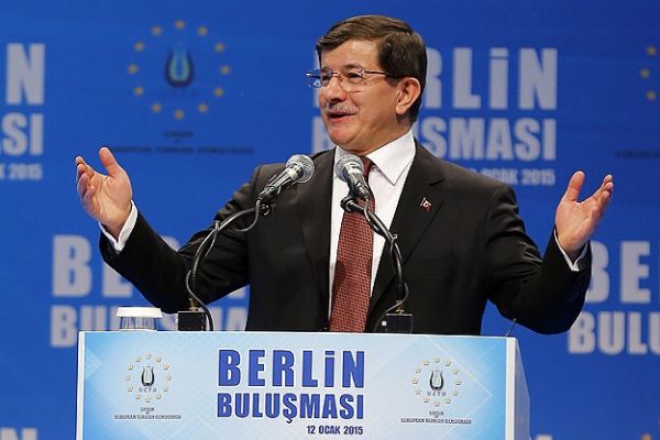 Davutoğlu, &#039;Demokrasiye Avrupa&#039;da da sahip çıkmalısınız&#039;