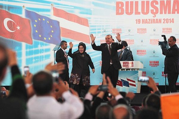 Başbakan Erdoğan Viyana&#039;da Türk gurbetçilere hitap etti