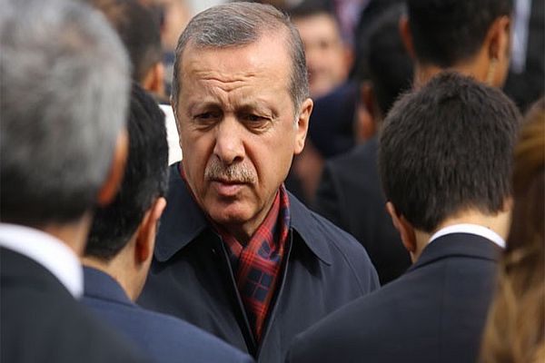 Başbakan  Erdoğan&#039;ın danışmanı ölümden döndü