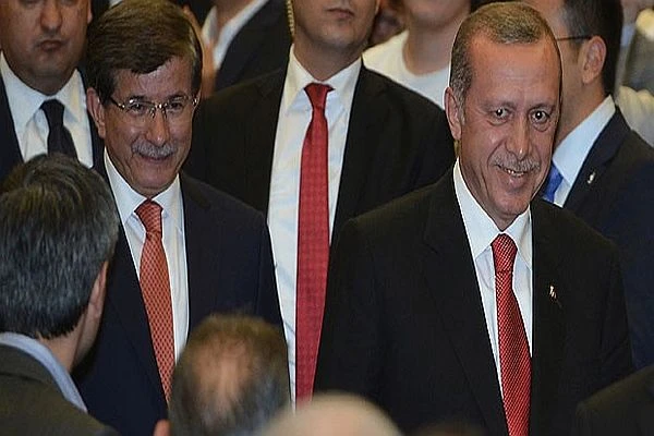 Ahmet Davutoğlu için kaç AK Partili imza verdi?
