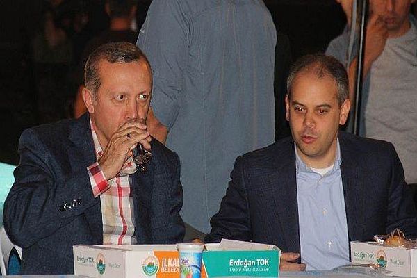 Başbakan Erdoğan 30 bin kişiyle iftar açtı