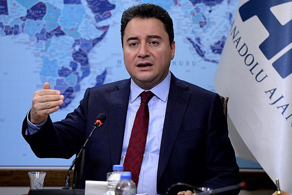 Babacan, &#039;Faizlerin düşmesini arzu ederiz&#039;