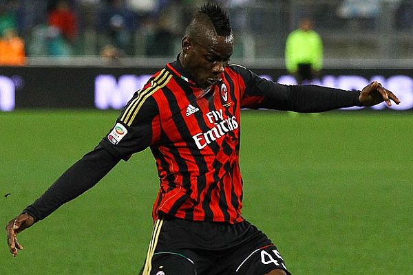 Balotelli&#039;ye ırkçı saldırı