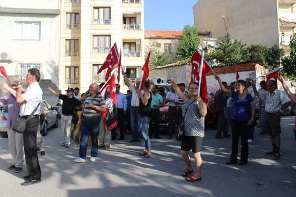 İzmir&#039;de 10 Balyoz tahliyesi